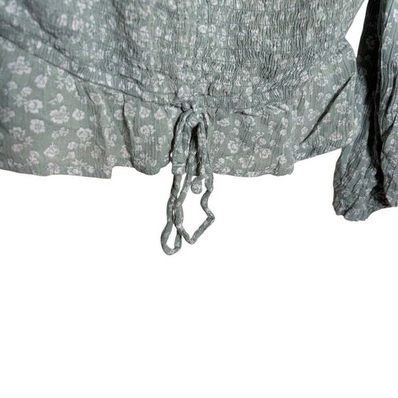 Hollister Blouse Women's Small Green Smocked Cropped Long Sleeve Boho Top - Picture 4 of 8